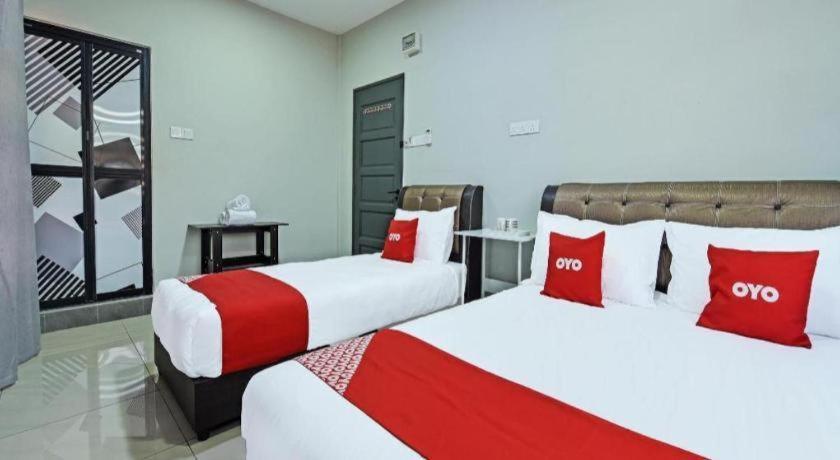 Oyo 90594 Hotel Casalink Paka エクステリア 写真